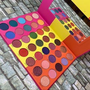 QUE MANGO Eyeshadow Palette